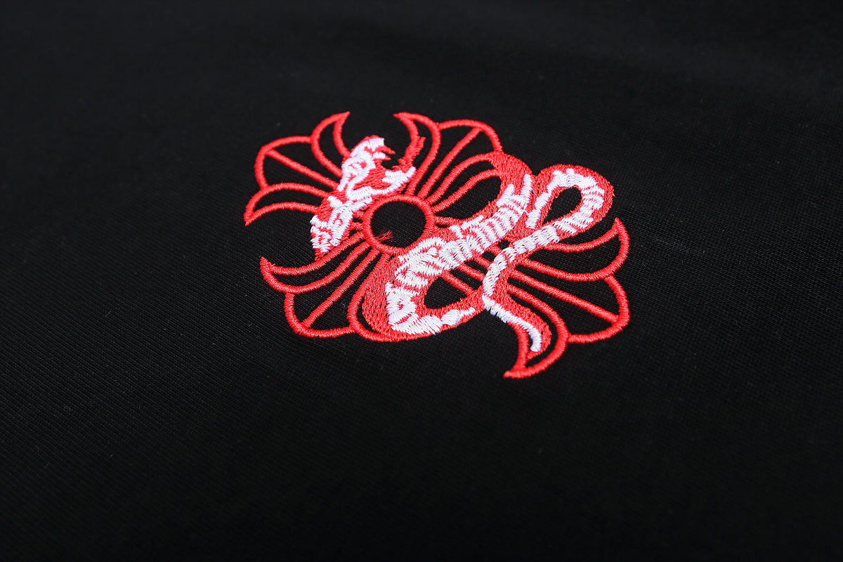 חולצת טי-שירט עם לבבות כרום משנת 1921 