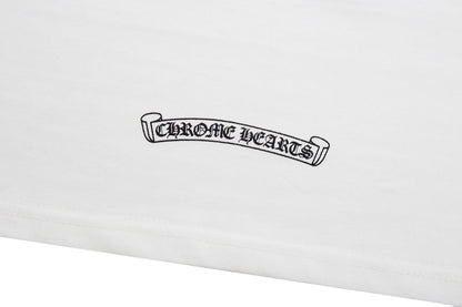 חולצת טי עם לבבות כרום צבעוניות של Horse Shoe K6048 