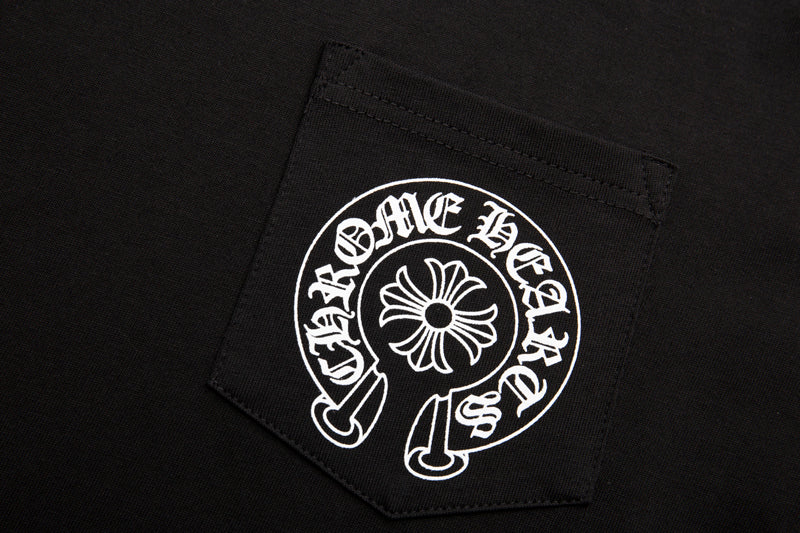 חולצת טי עם לבבות כרום צבעוניות של Horse Shoe K6048 