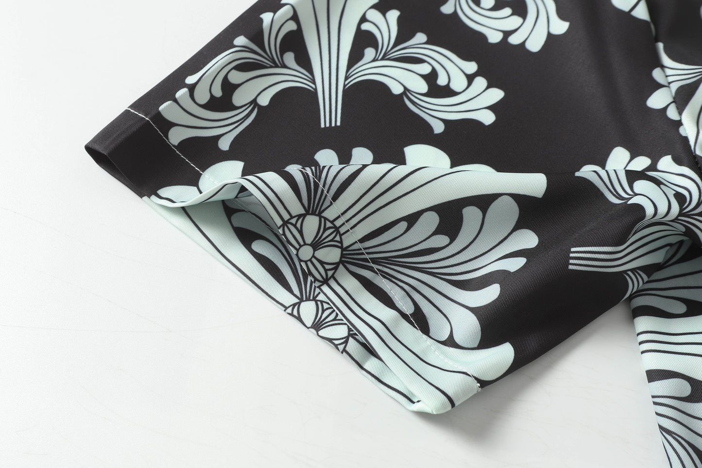 חולצות קצרות שרוולים של Chrome Hearts, שמתייבשות במהירות, הן סופר פופולריות 2286 