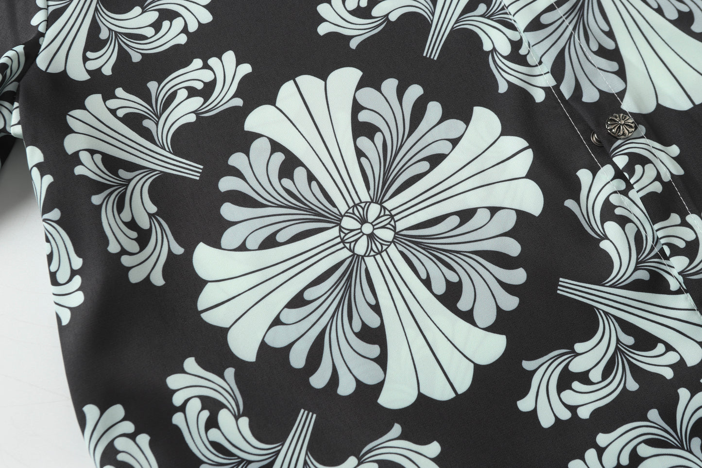 חולצות קצרות שרוולים של Chrome Hearts, שמתייבשות במהירות, הן סופר פופולריות 2286 